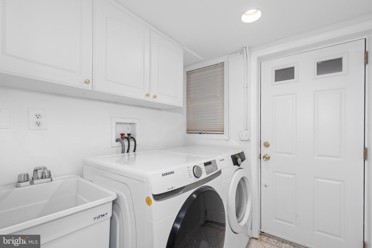1609 44th St Nw Property Photo 34