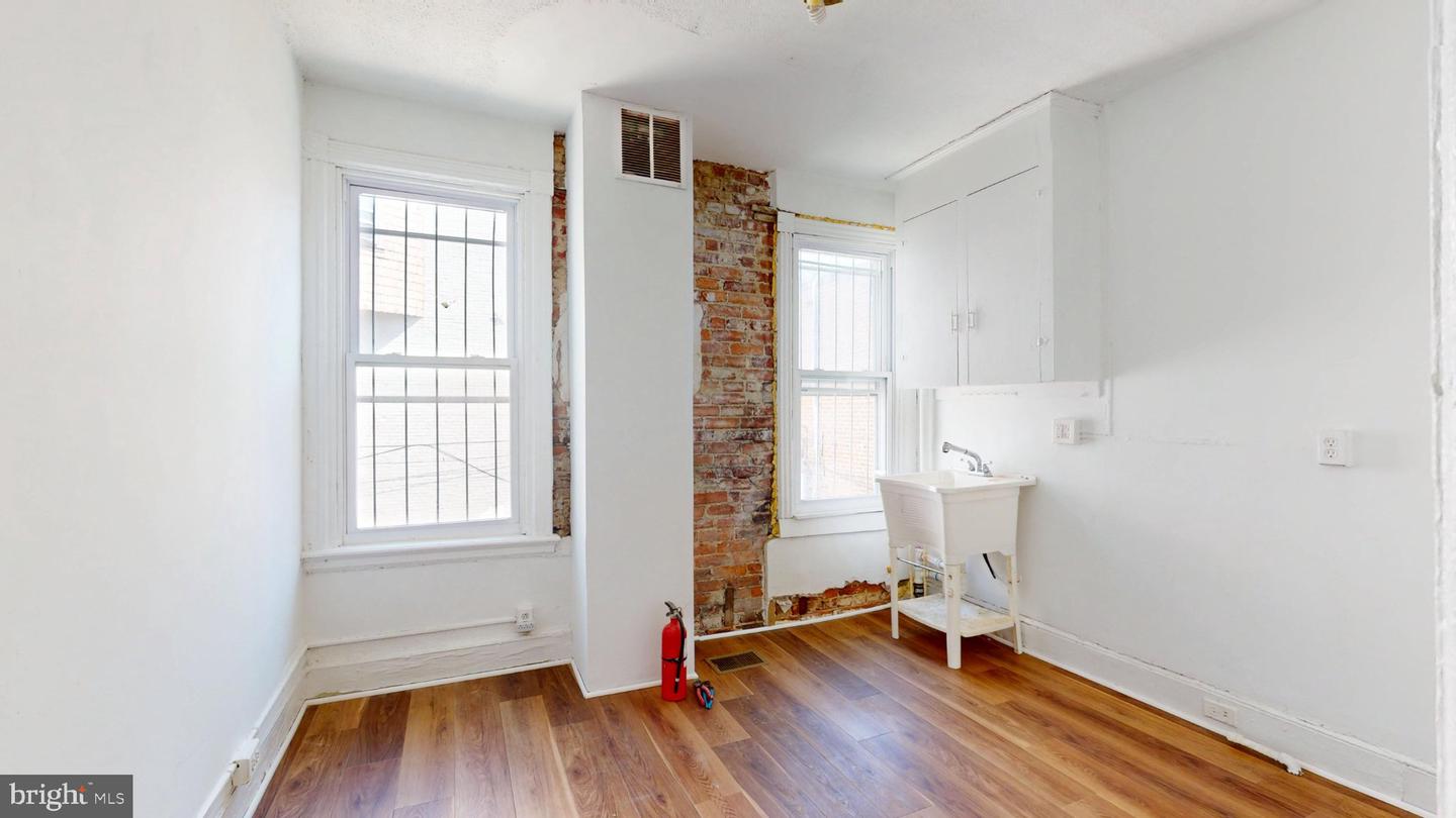 505 Florida Ave Nw Property Photo 4