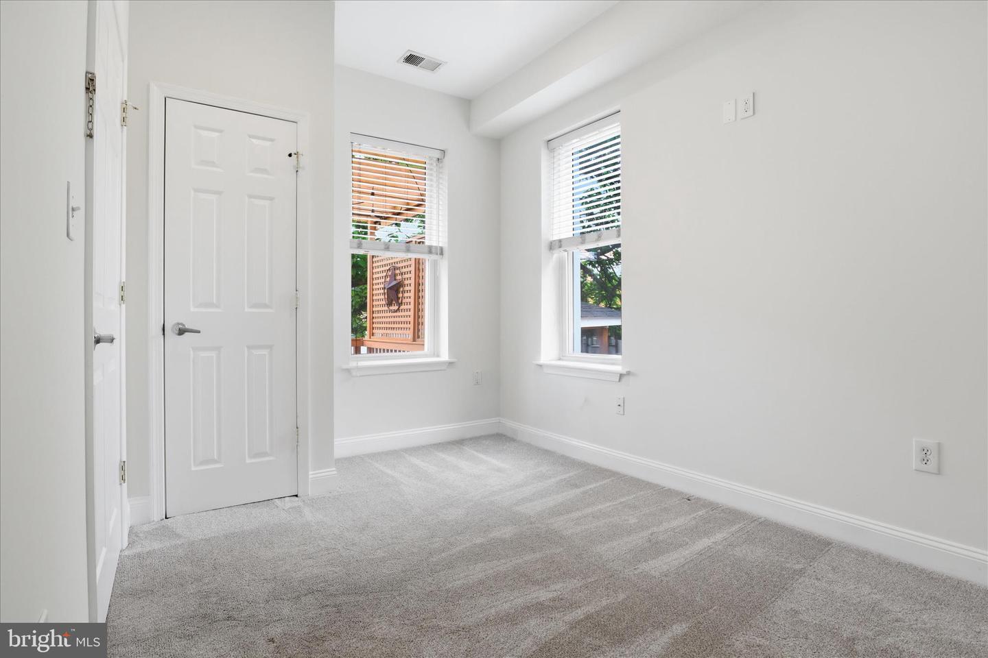641 L St Ne Property Photo 16