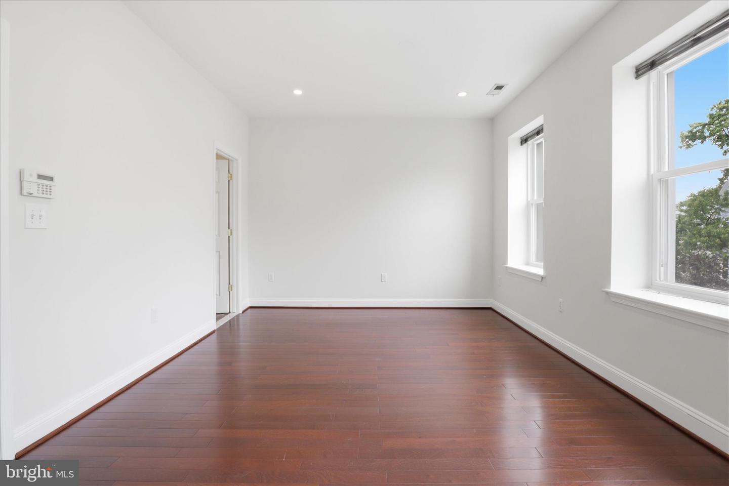 641 L St Ne Property Photo 18