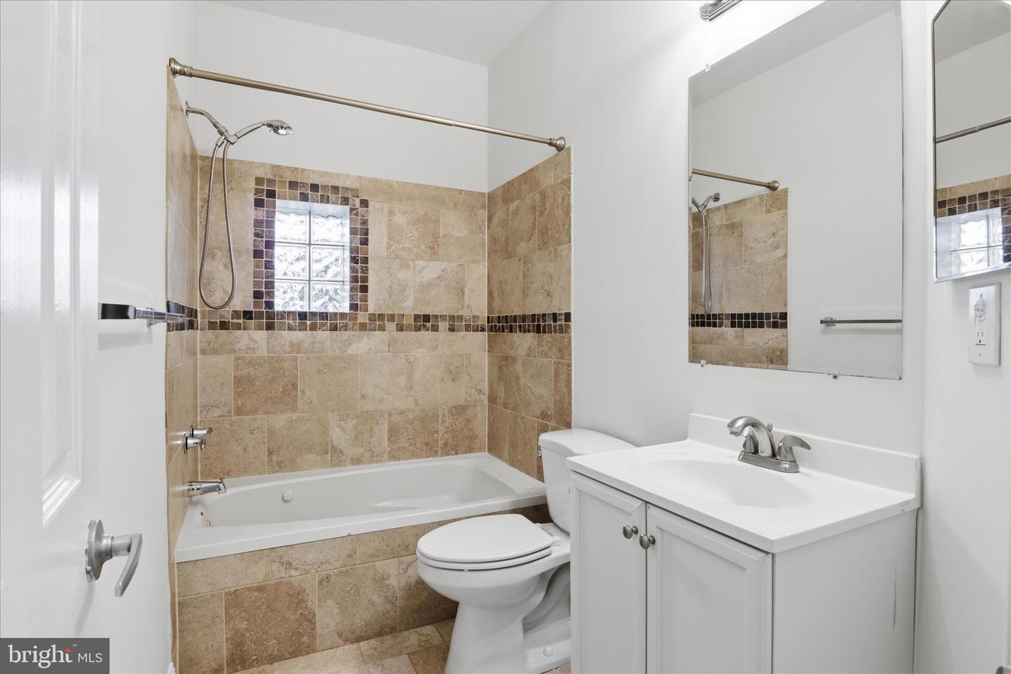 641 L St Ne Property Photo 28