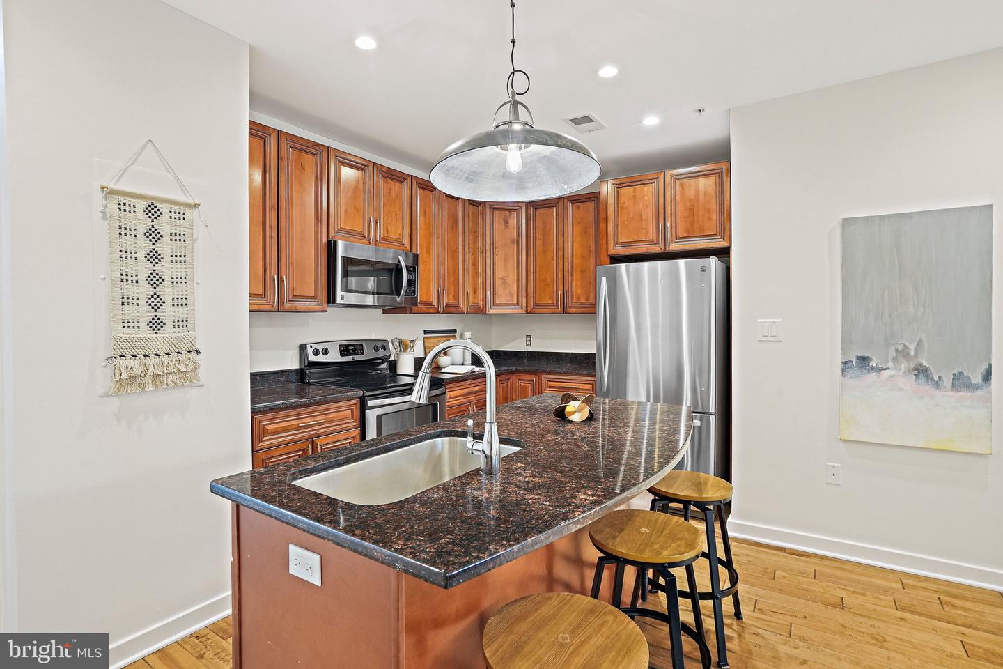 1921 2nd St Ne #102 Property Photo 5