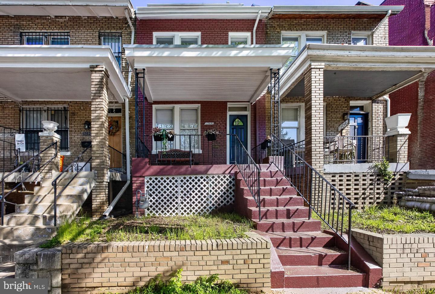 1704 Independence Ave Se Property Photo 4