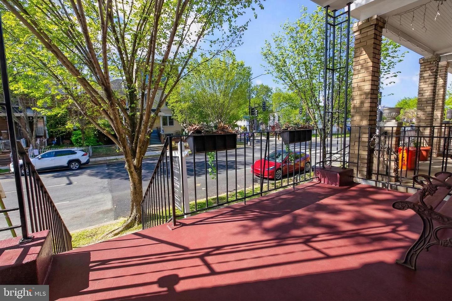 1704 Independence Ave Se Property Photo 6