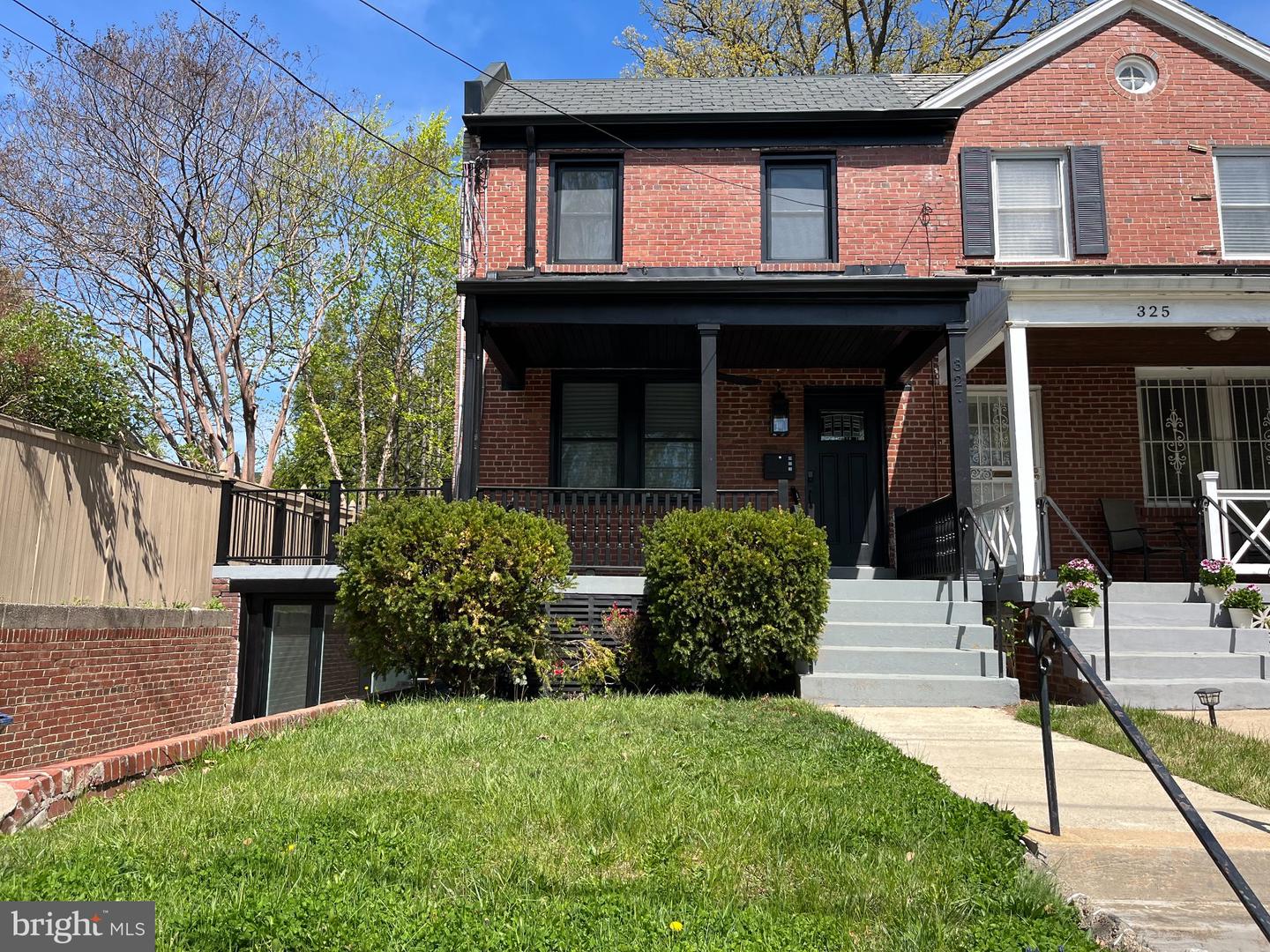 327 Whittier St Nw #a Property Photo 1