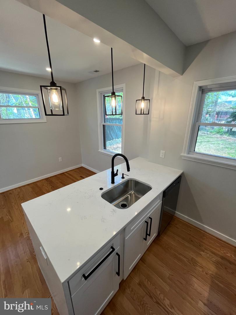 327 Whittier St Nw #a Property Photo 18