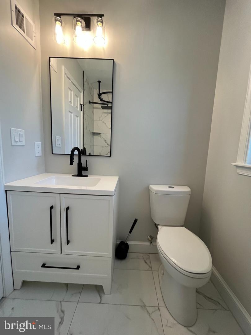 327 Whittier St Nw #a Property Photo 46