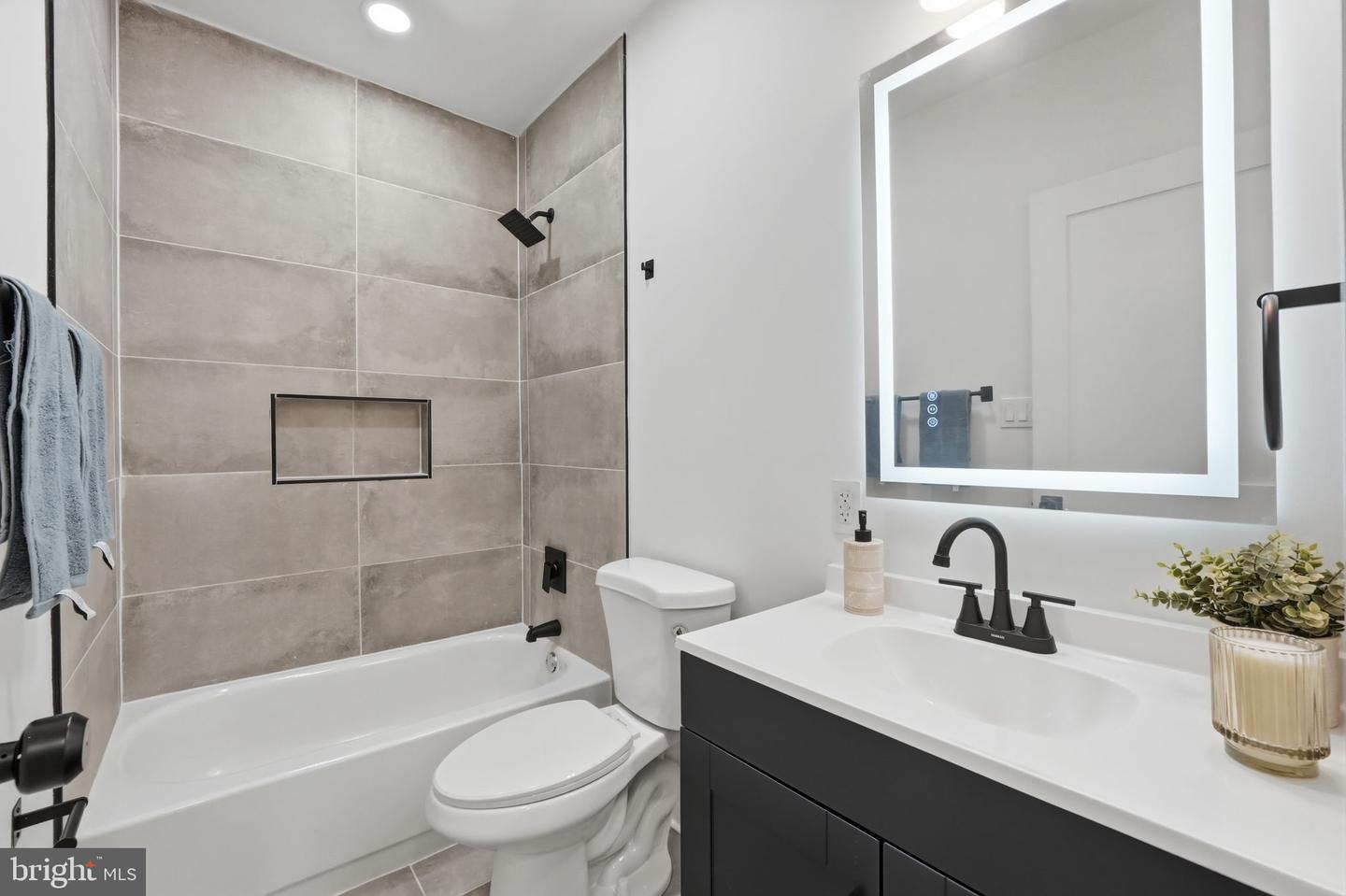 731 Otis Pl Nw Property Photo 17