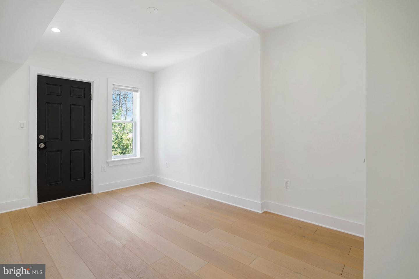 112 V St Ne Property Photo 17