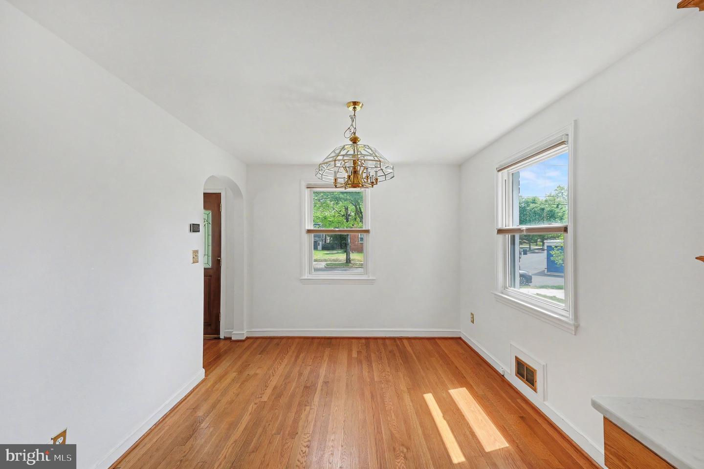 4504 20th St Ne Property Photo 8