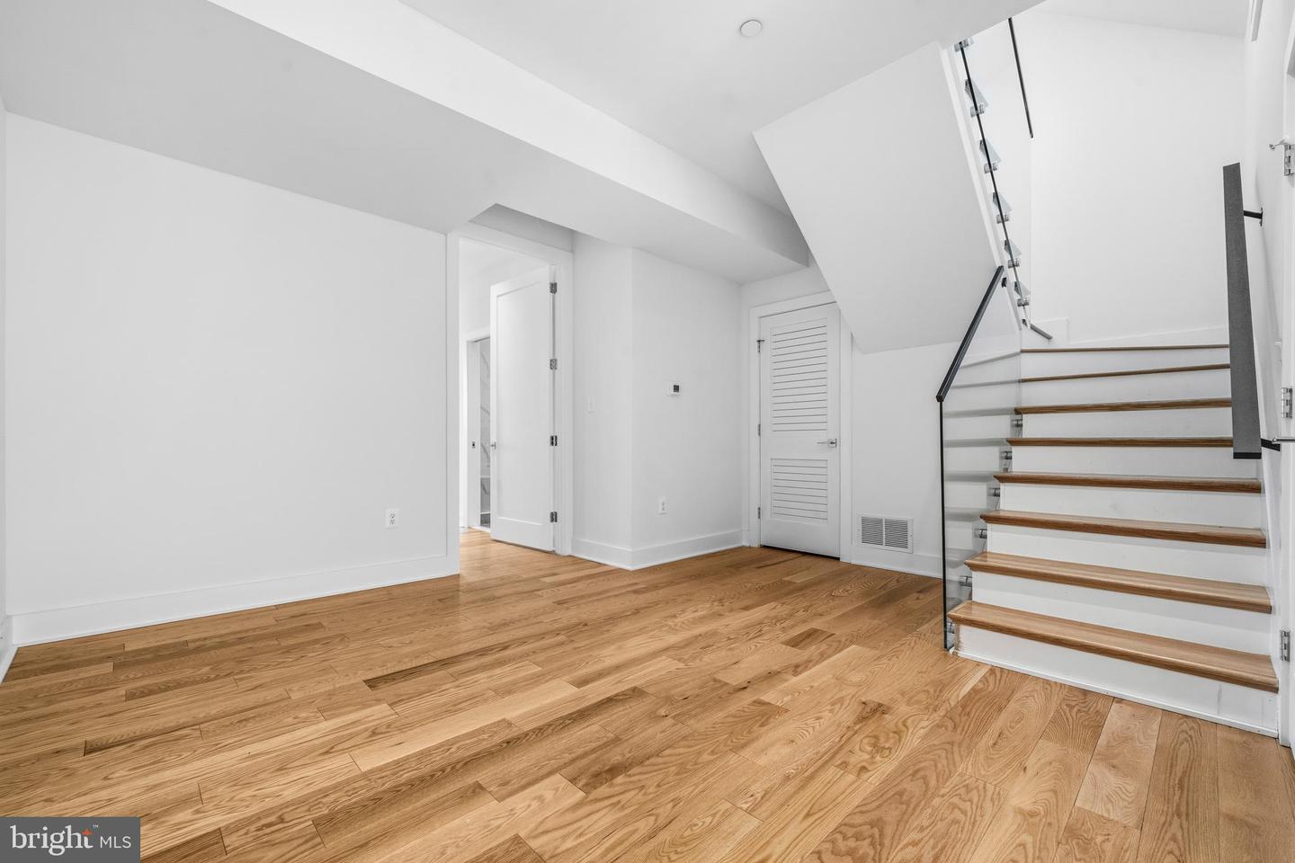 1414 5th St Nw #b Property Photo 8
