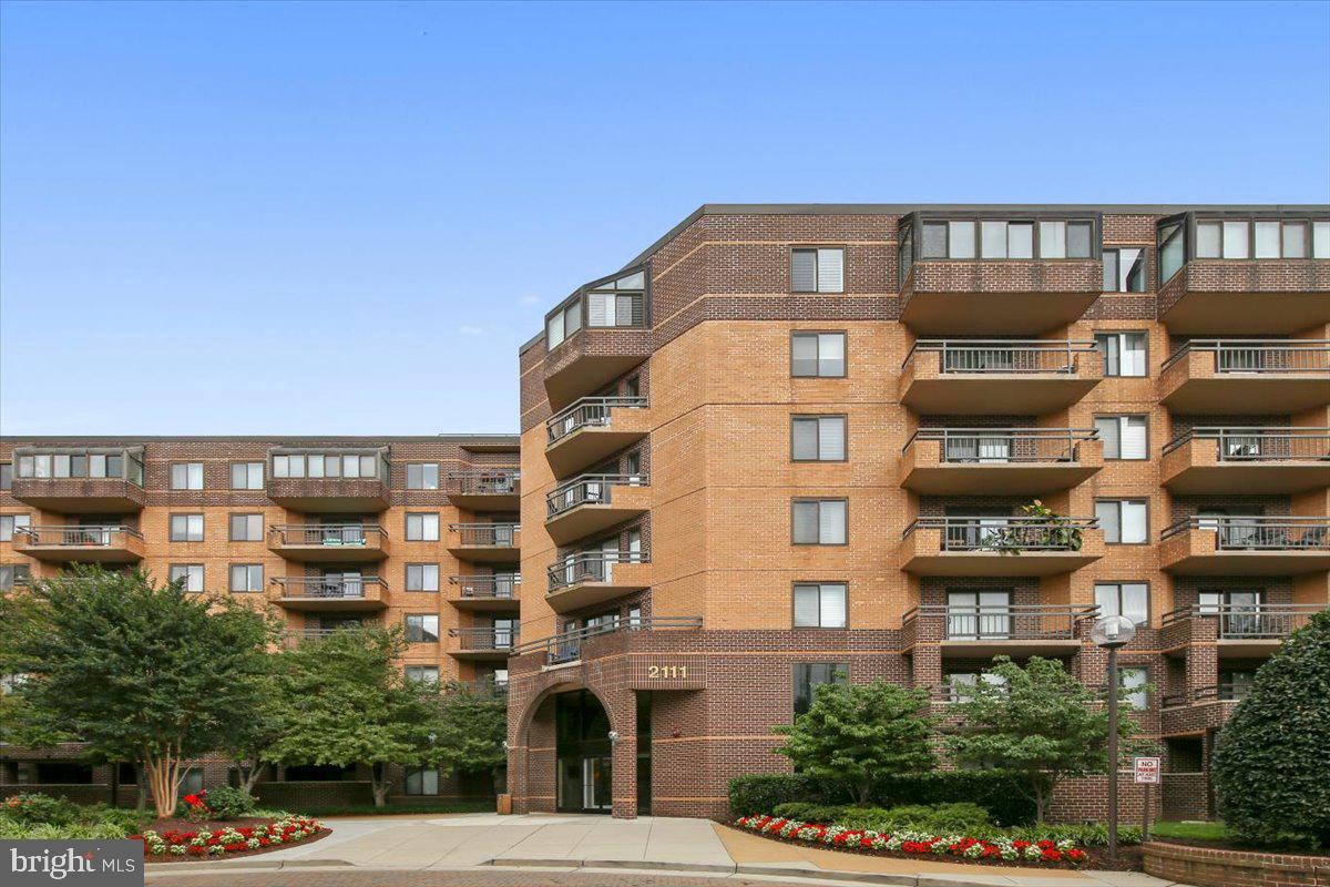 2111 Wisconsin Ave Nw #118 Property Photo 1
