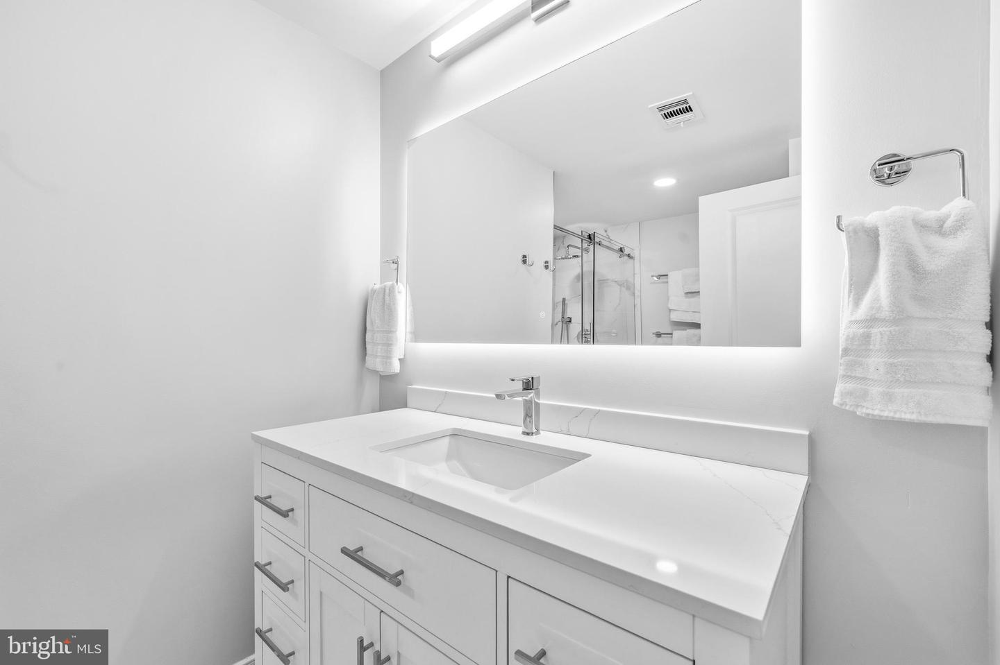 1117 10th St Nw #1103 Property Photo 26