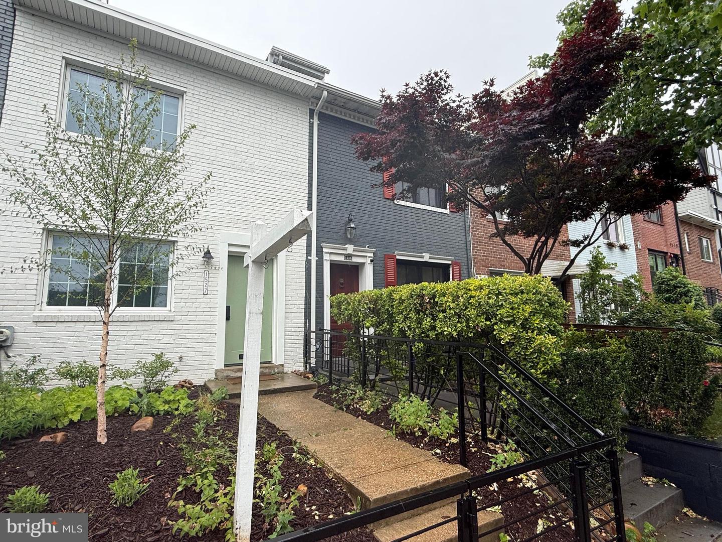 1527 K ST SE Property Photo 1
