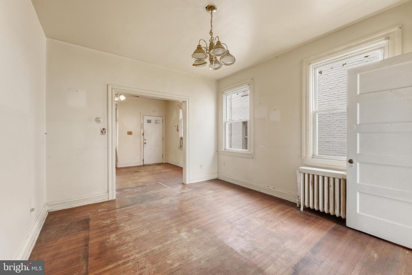 726 Somerset Pl Nw Property Photo 6