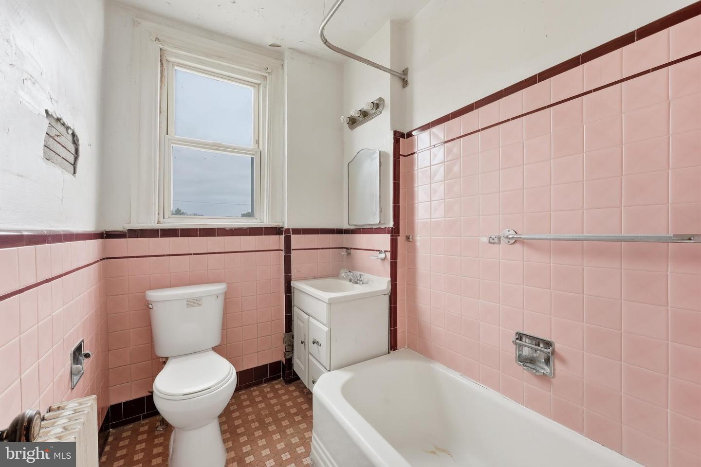 726 Somerset Pl Nw Property Photo 15