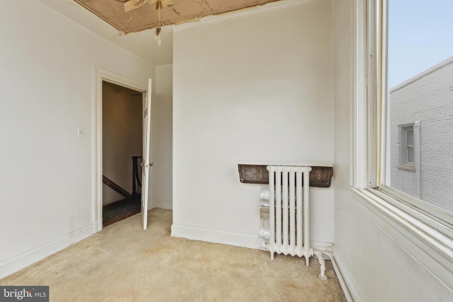 726 Somerset Pl Nw Property Photo 16