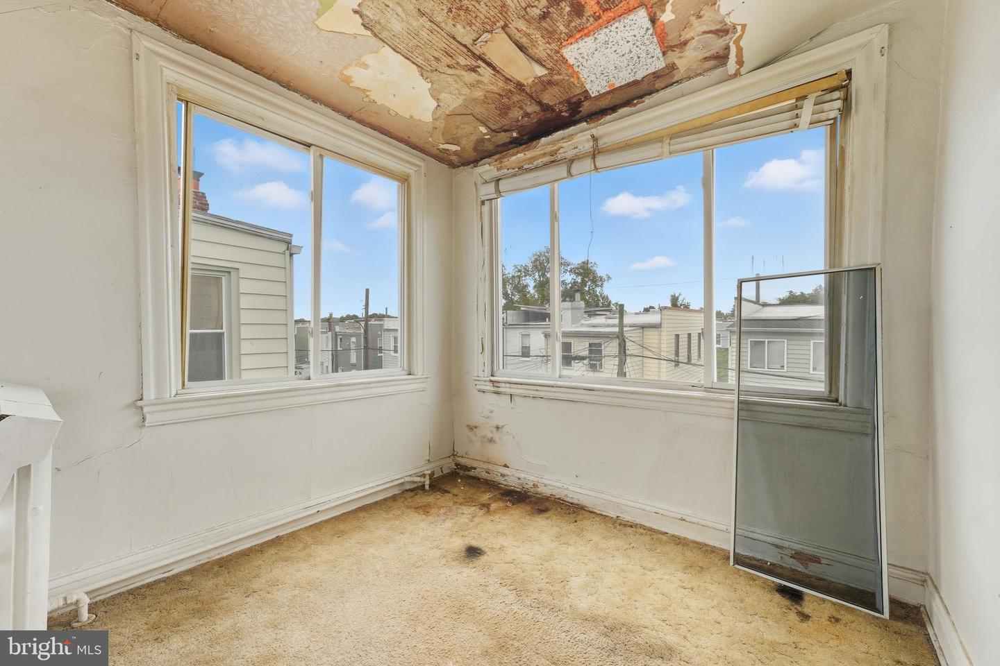 726 Somerset Pl Nw Property Photo 17