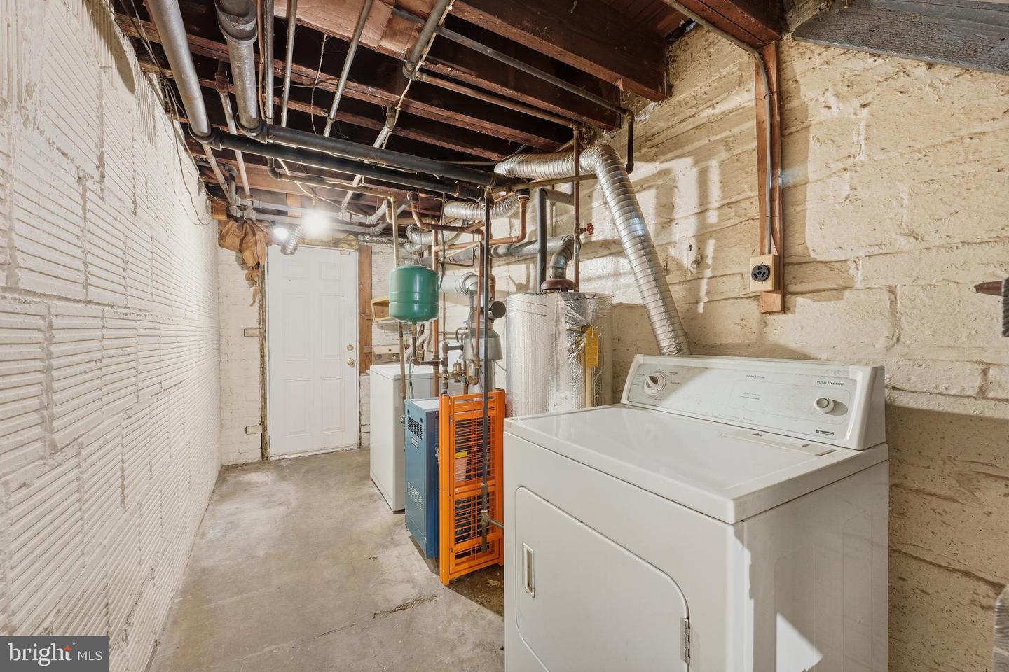 726 Somerset Pl Nw Property Photo 25