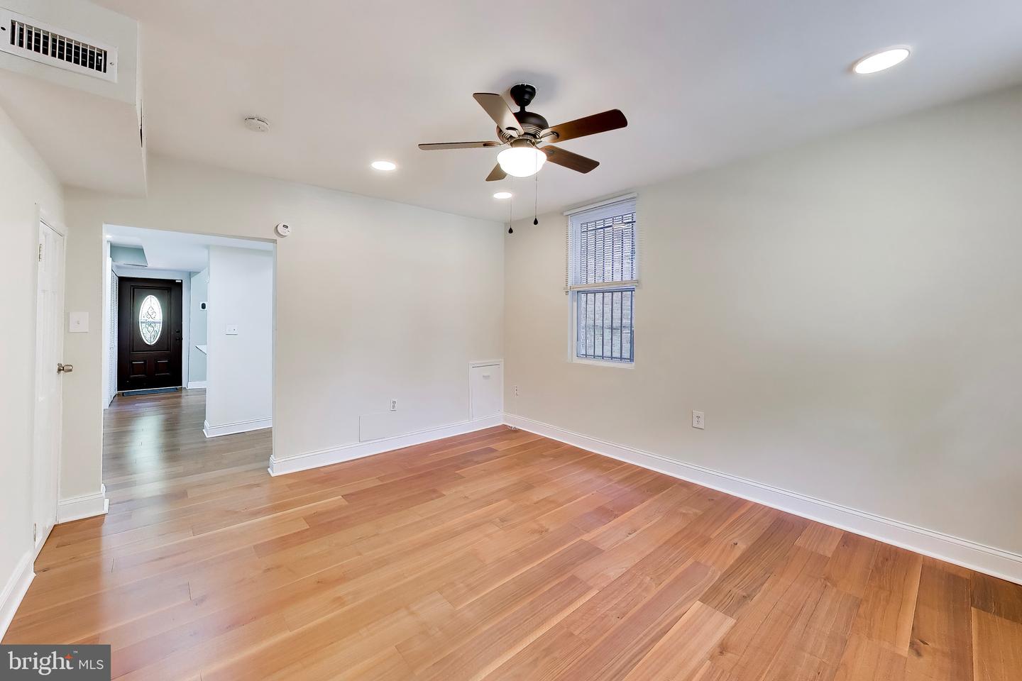 4230 Edson Pl Ne Property Photo 5