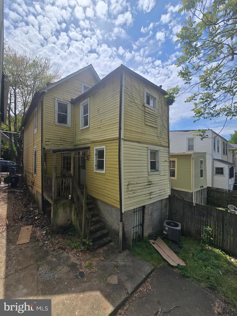 1520 W St Se Property Photo 2