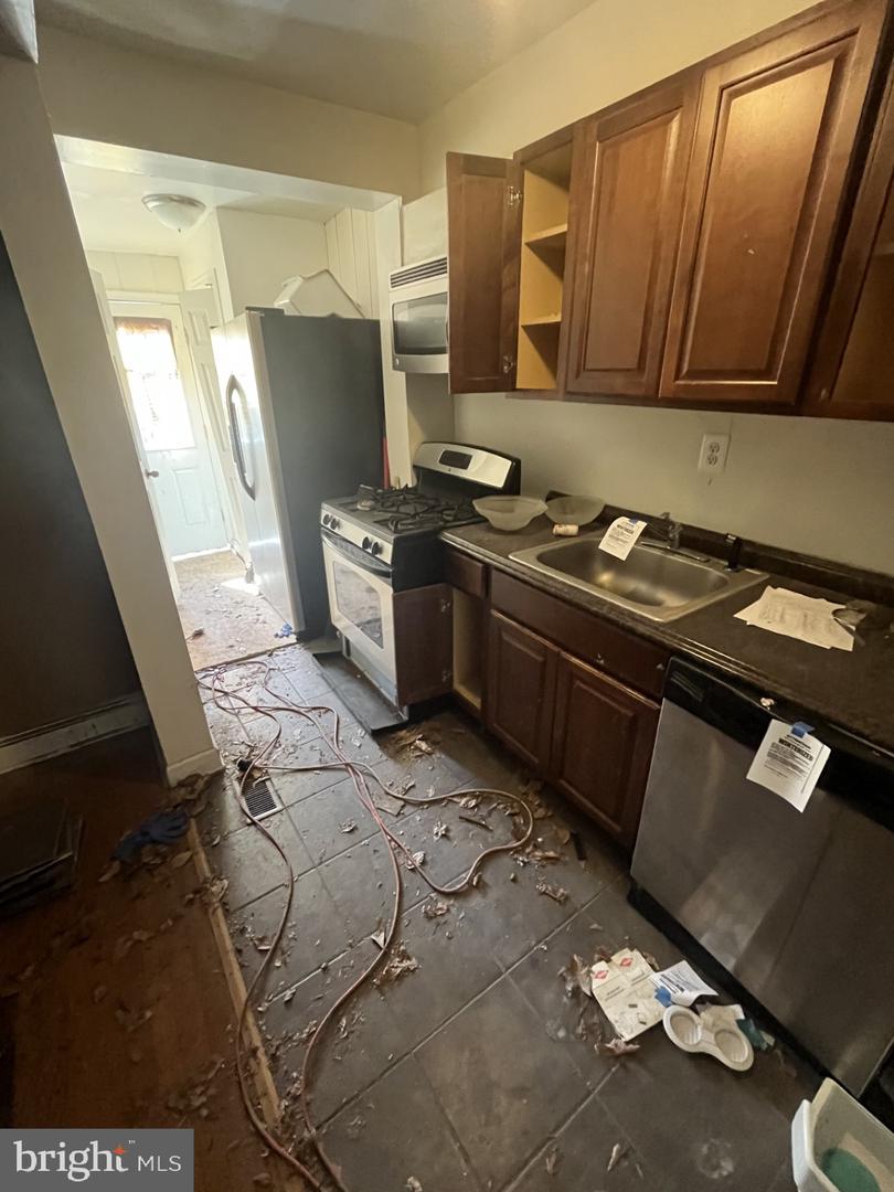 1629 R St Se Property Photo 8