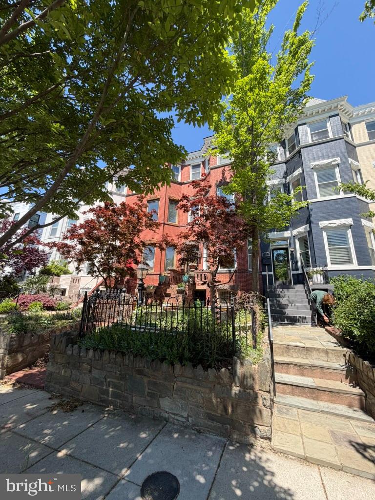 69 Bryant St Nw Property Photo 2