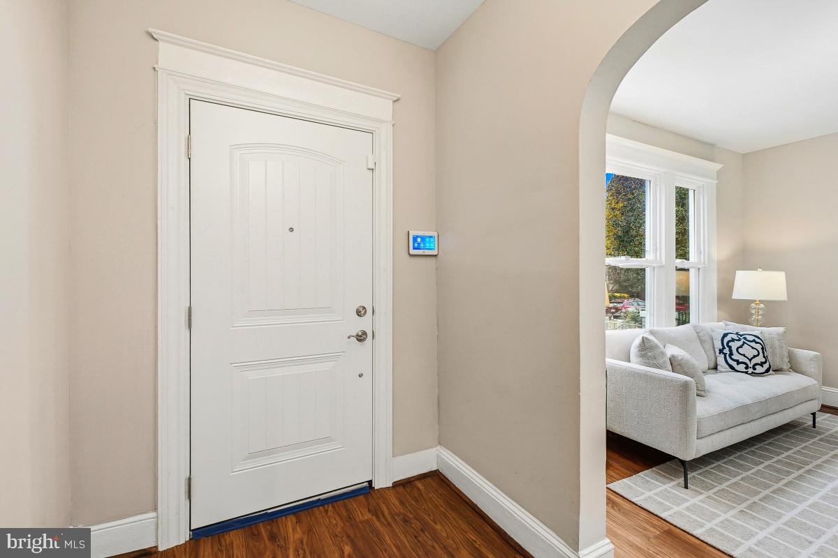 1526 Spring Pl Nw Property Photo 5