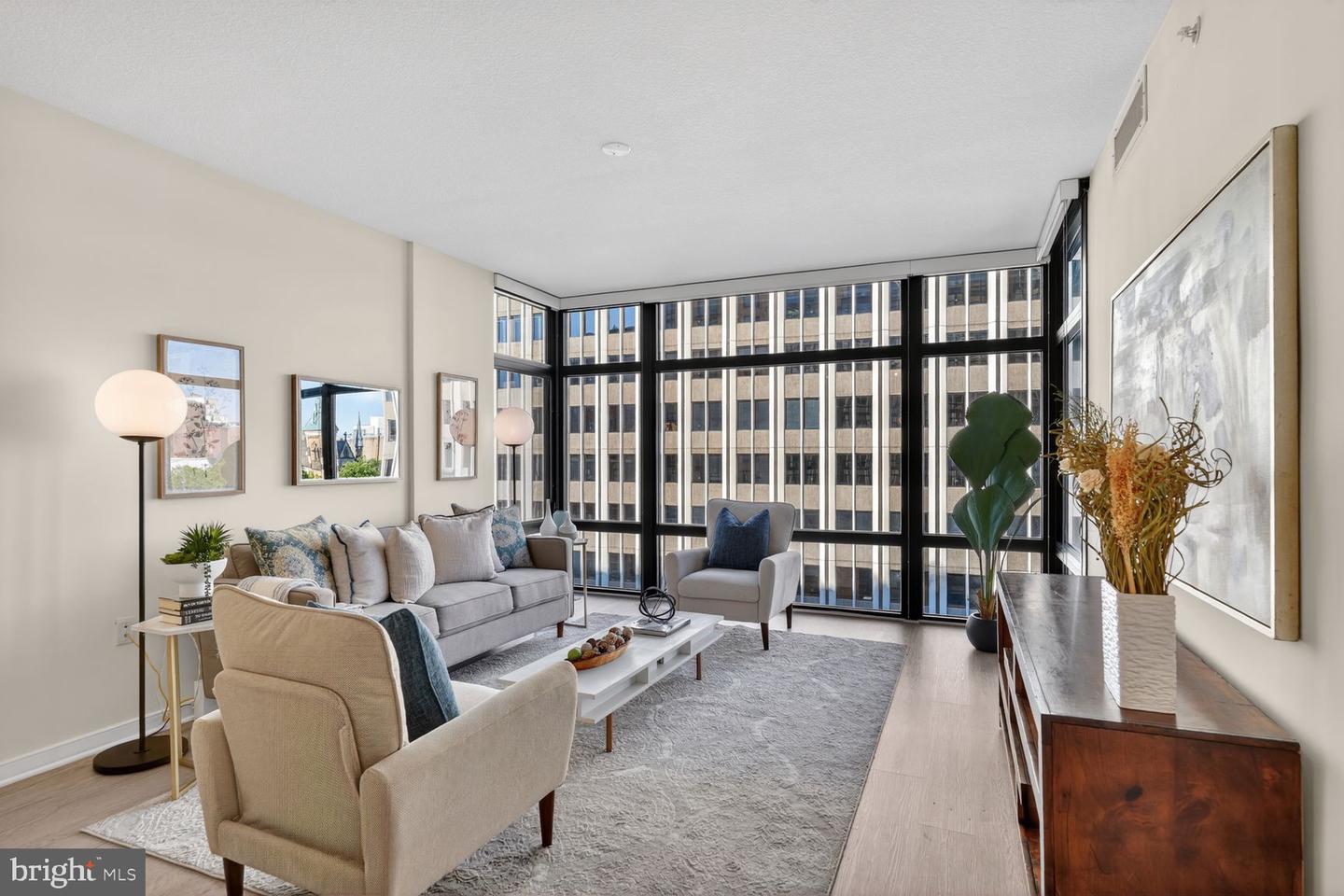 1010 Massachusetts Ave Nw #807 Property Photo 2