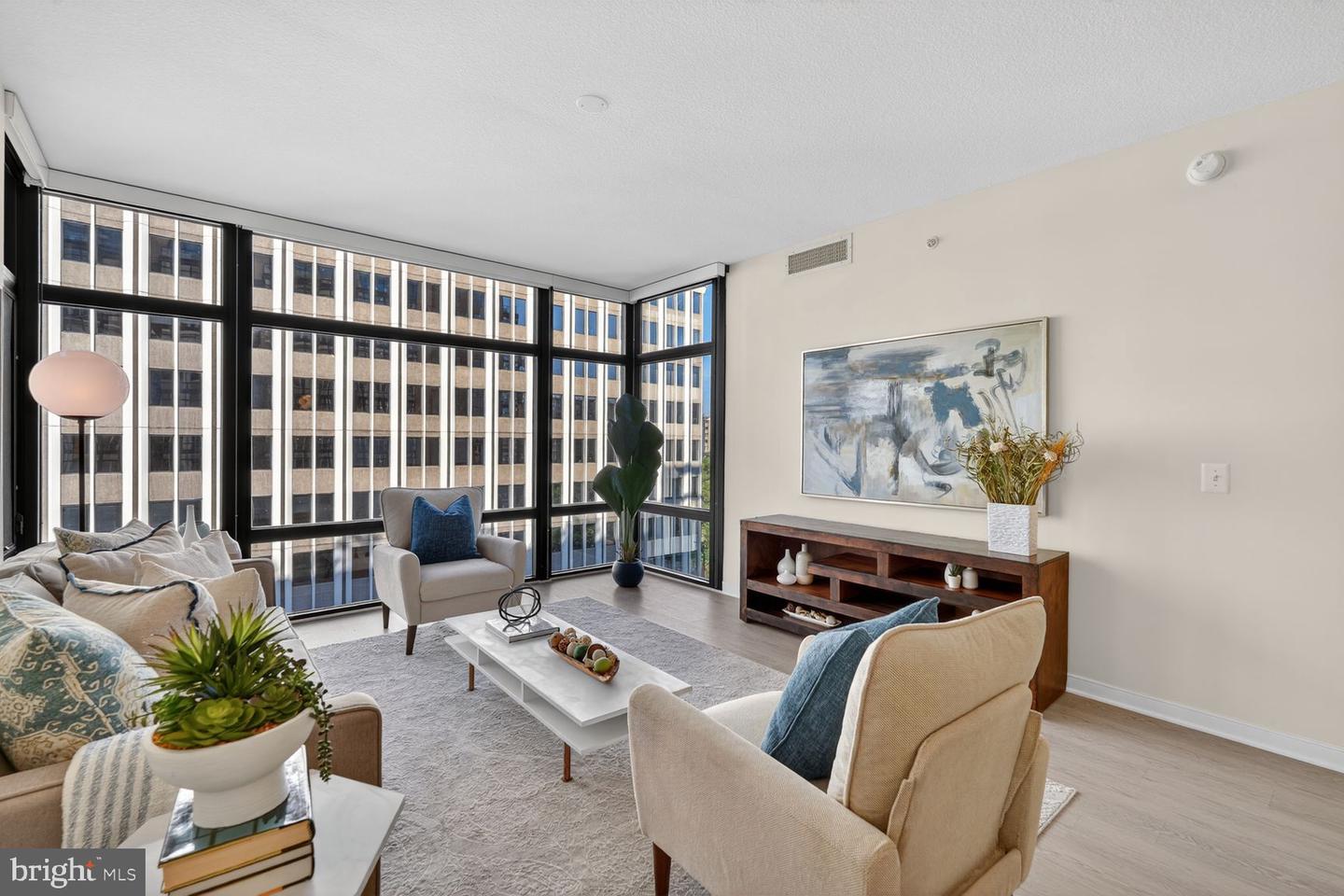 1010 Massachusetts Ave Nw #807 Property Photo 3