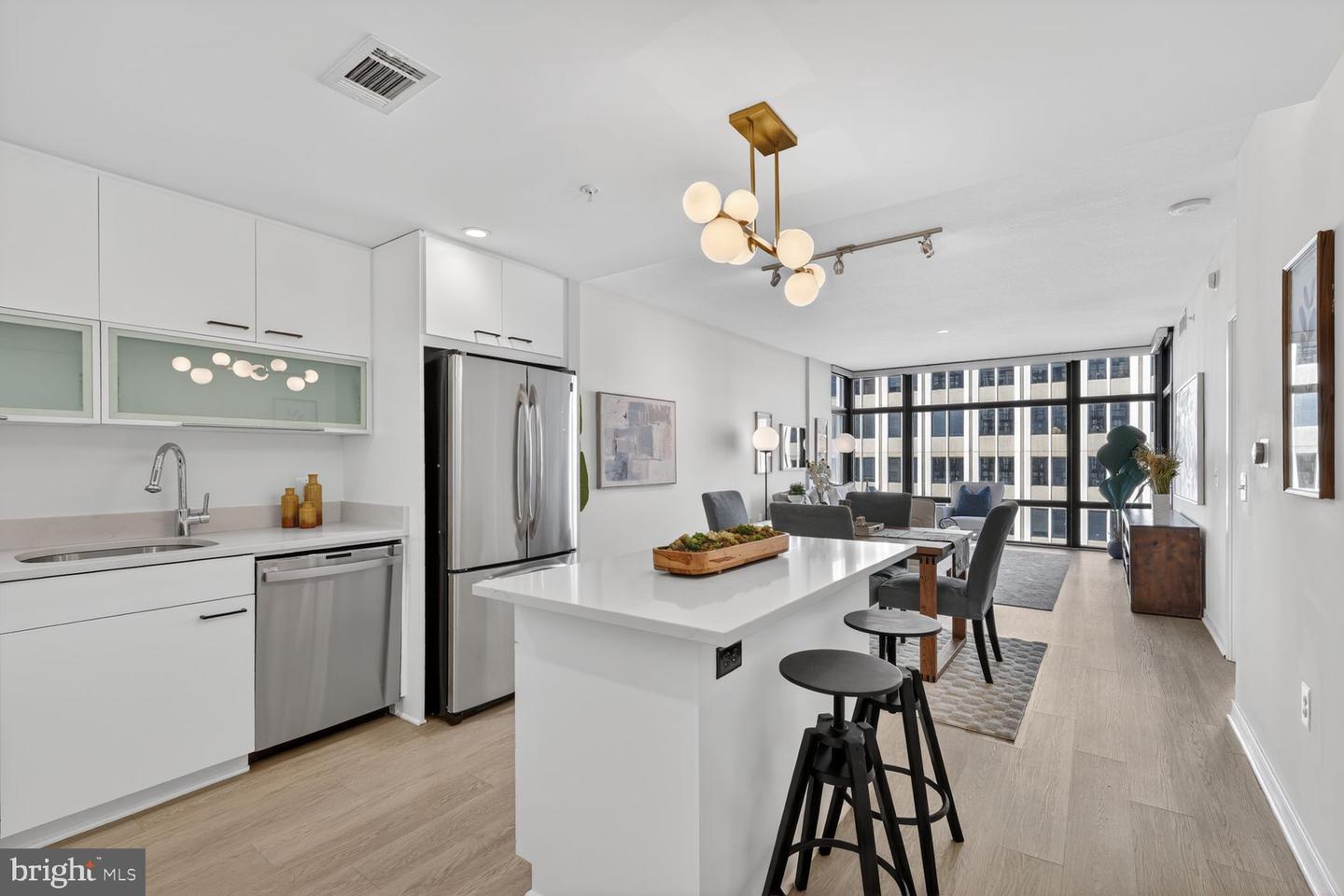 1010 Massachusetts Ave Nw #807 Property Photo 4
