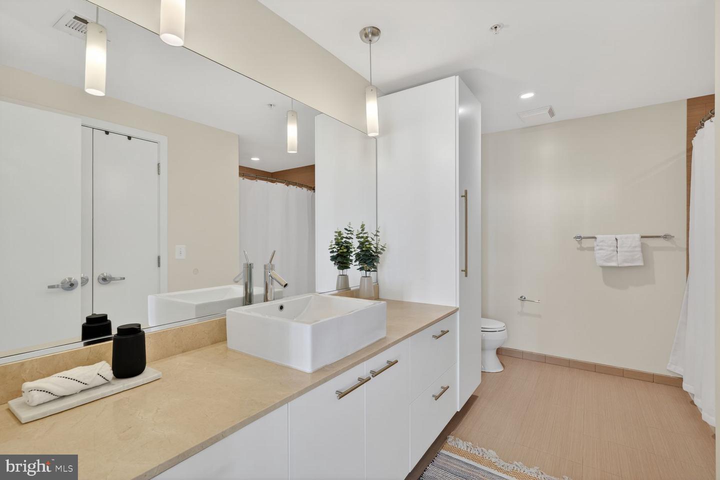 1010 Massachusetts Ave Nw #807 Property Photo 9