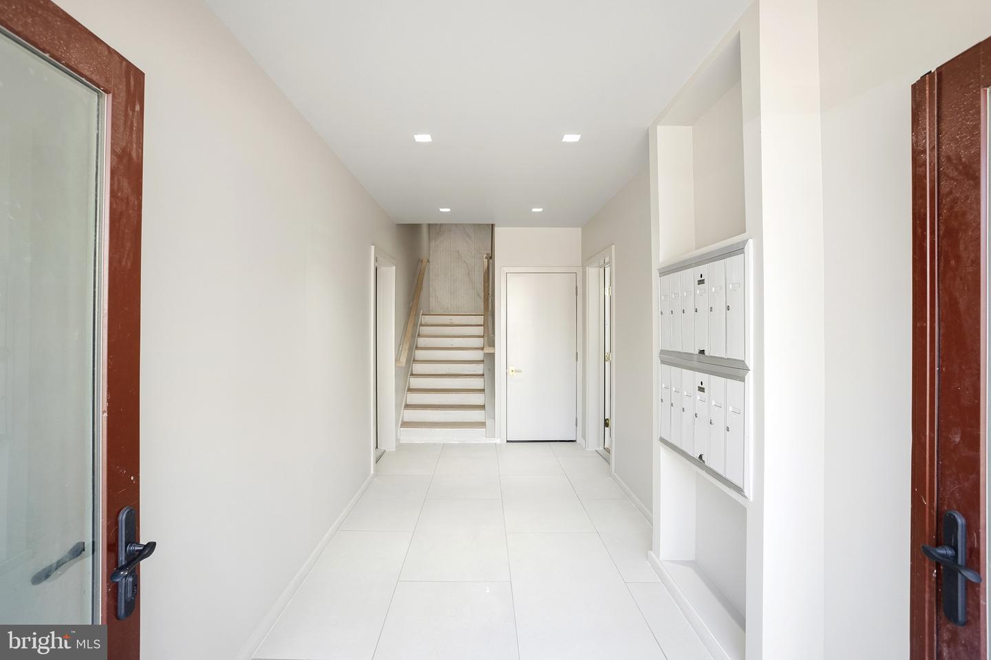 1212 4th St Nw #9 Property Photo 5