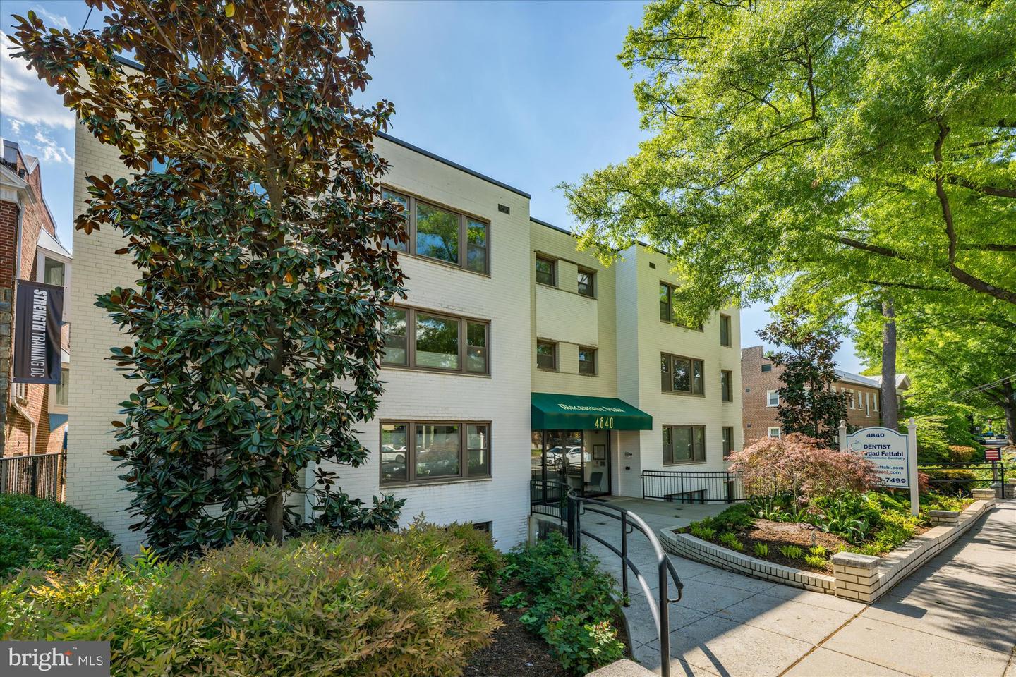 4840 Macarthur Blvd Nw #402 Property Photo 1