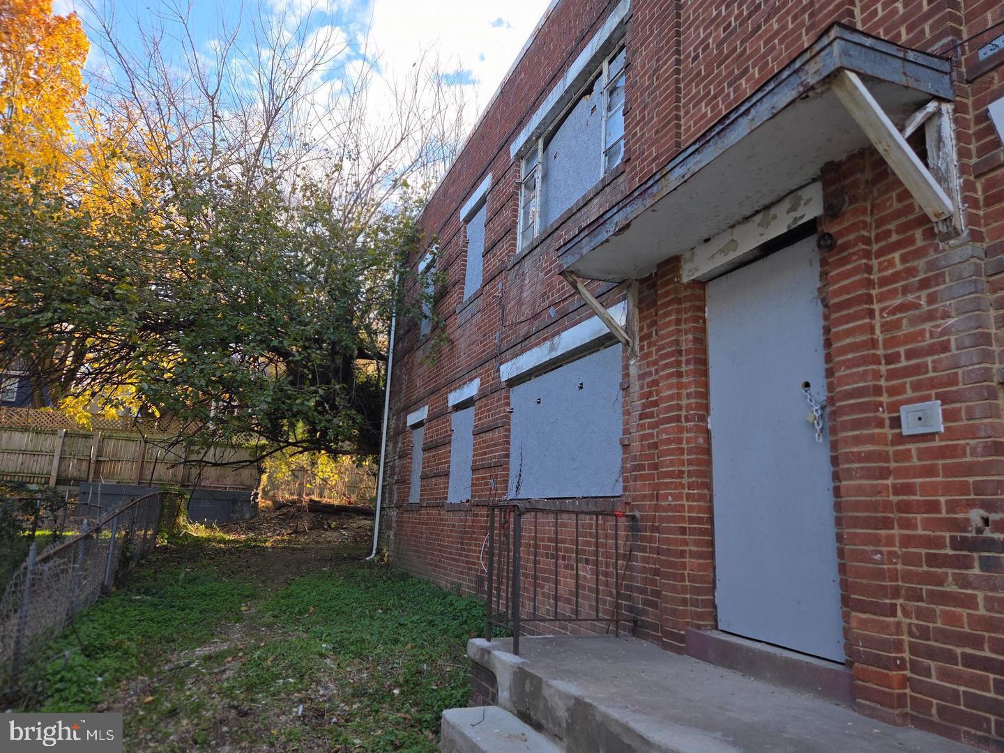 4639 Hillside Rd Se Property Photo 3