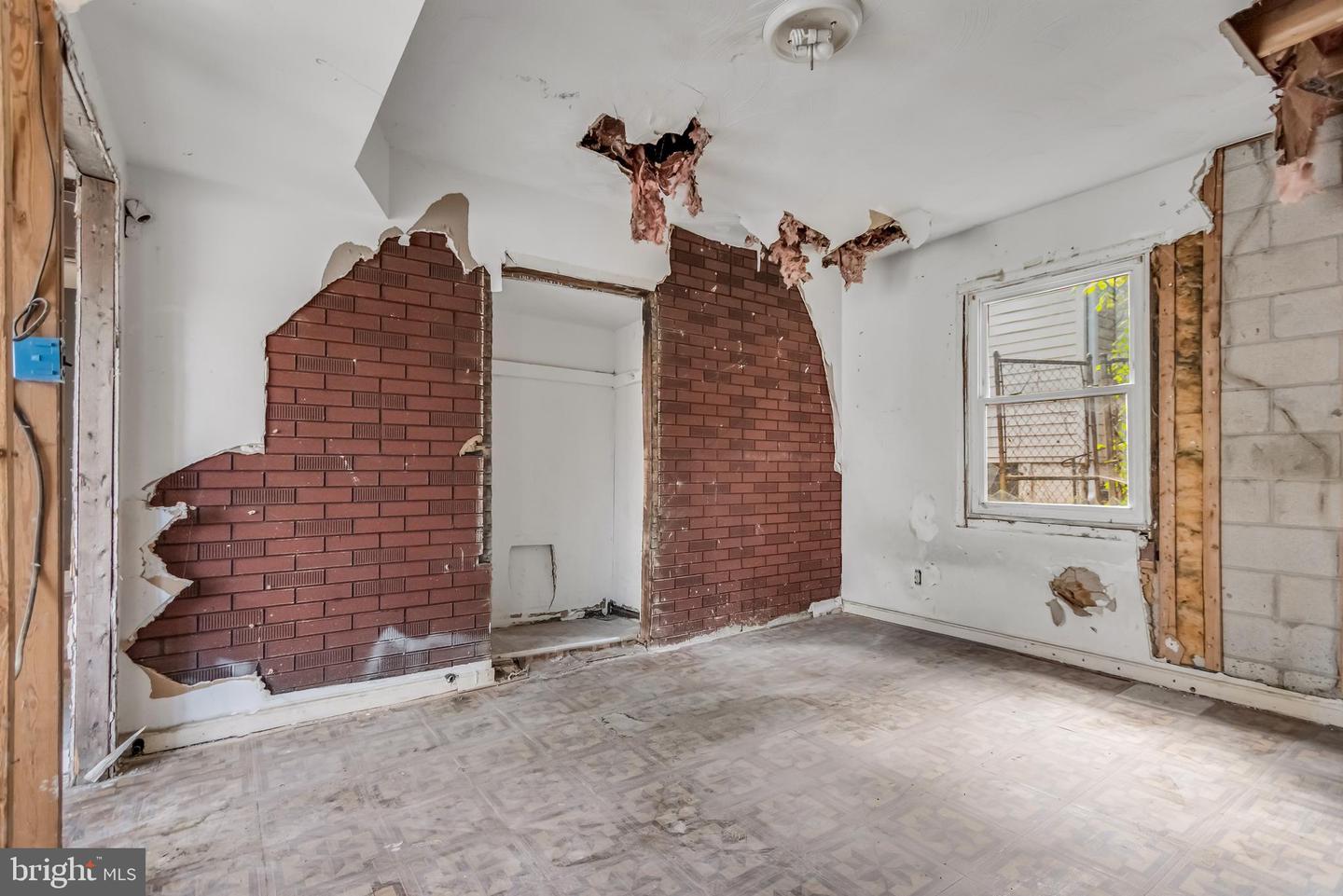 4530 Dix St Ne Property Photo 17