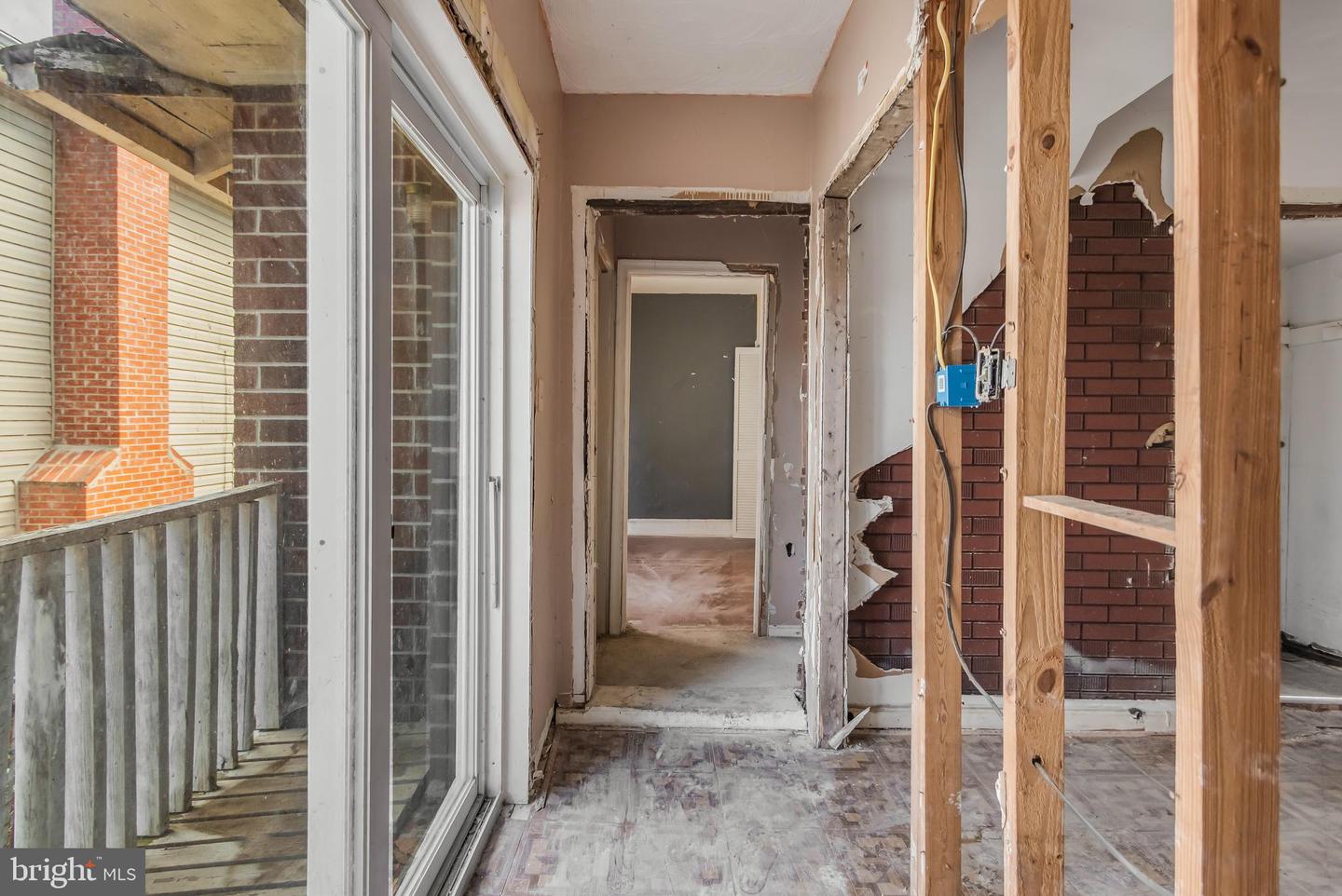 4530 Dix St Ne Property Photo 18