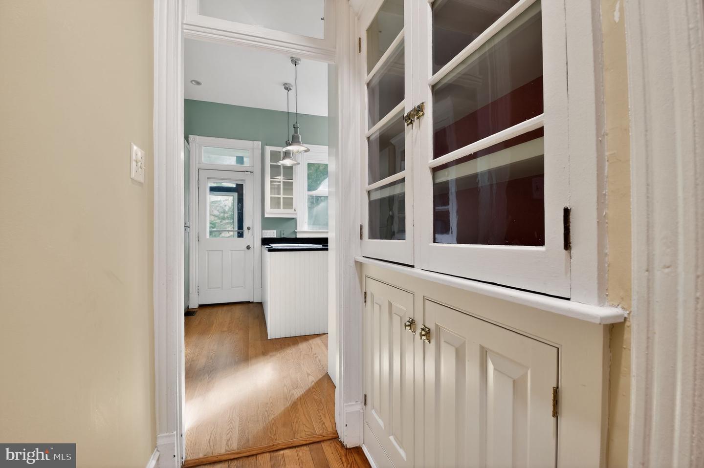 1319 Massachusetts Se Property Photo 6