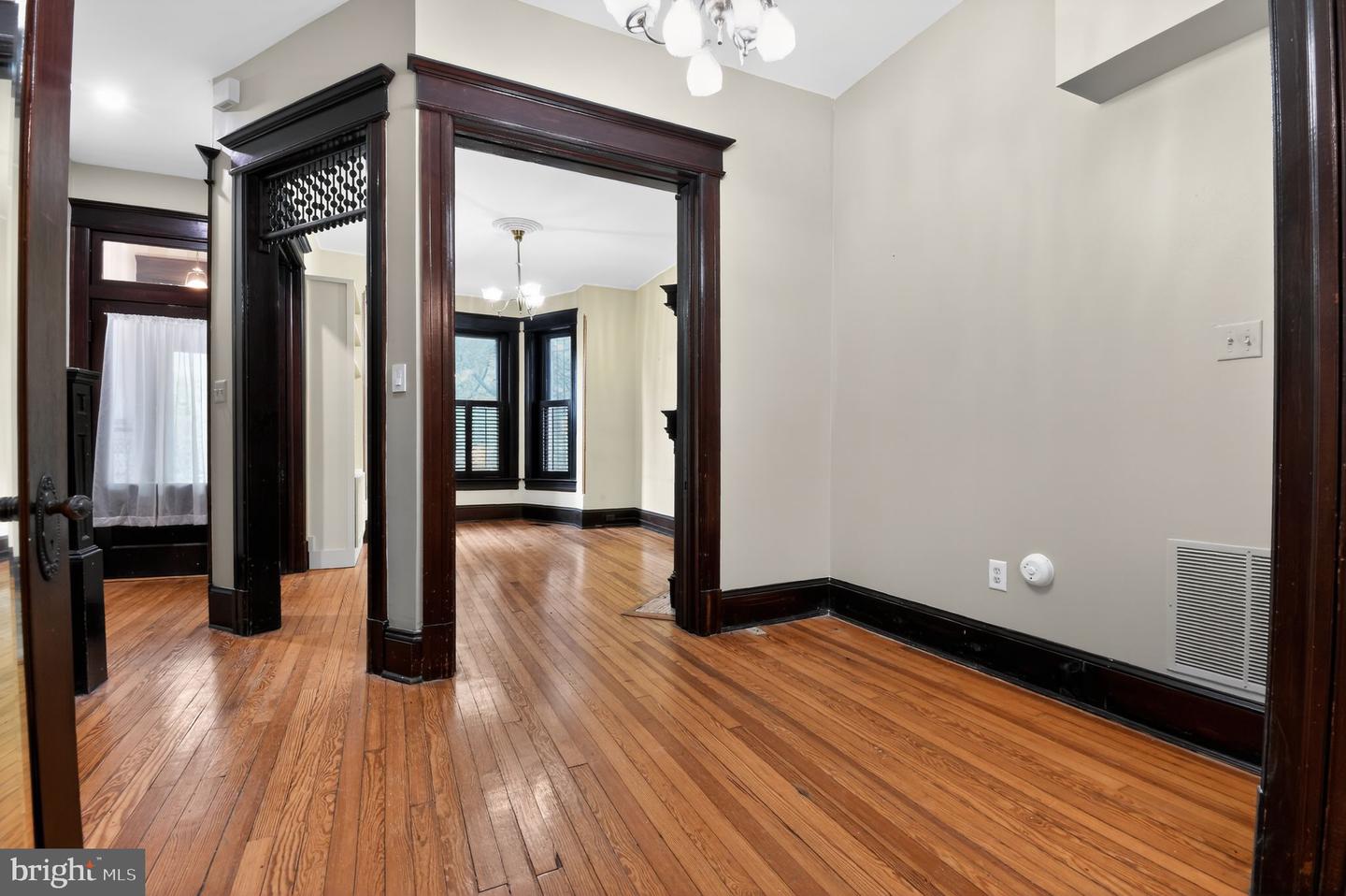 1319 Massachusetts Se Property Photo 11