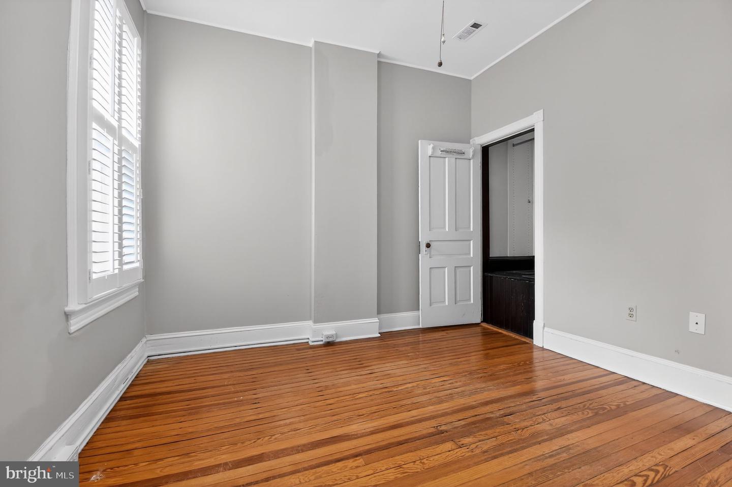 1319 Massachusetts Se Property Photo 14