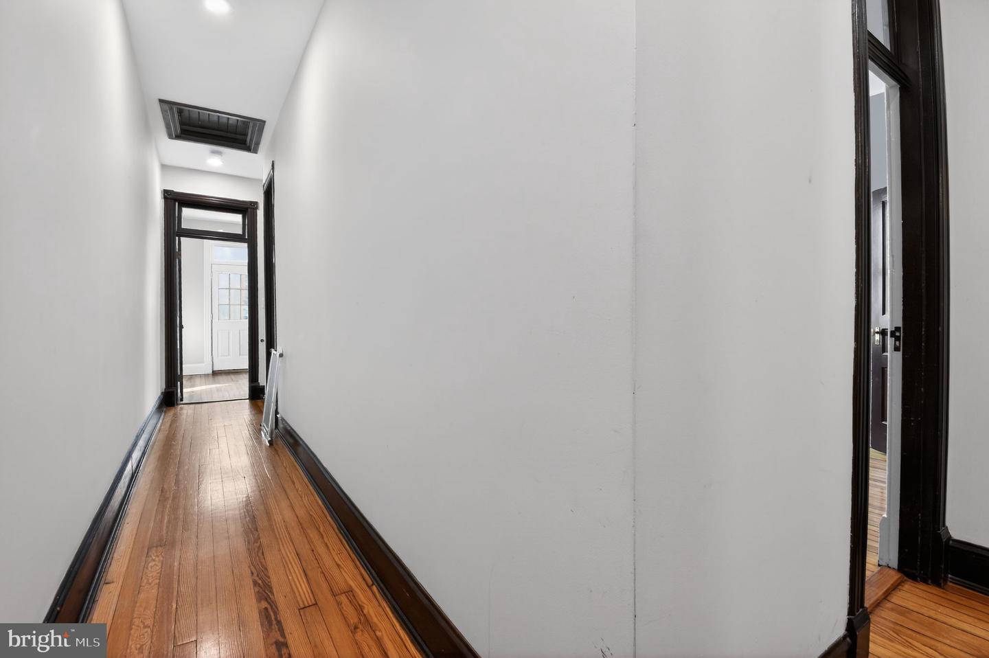 1319 Massachusetts Se Property Photo 19