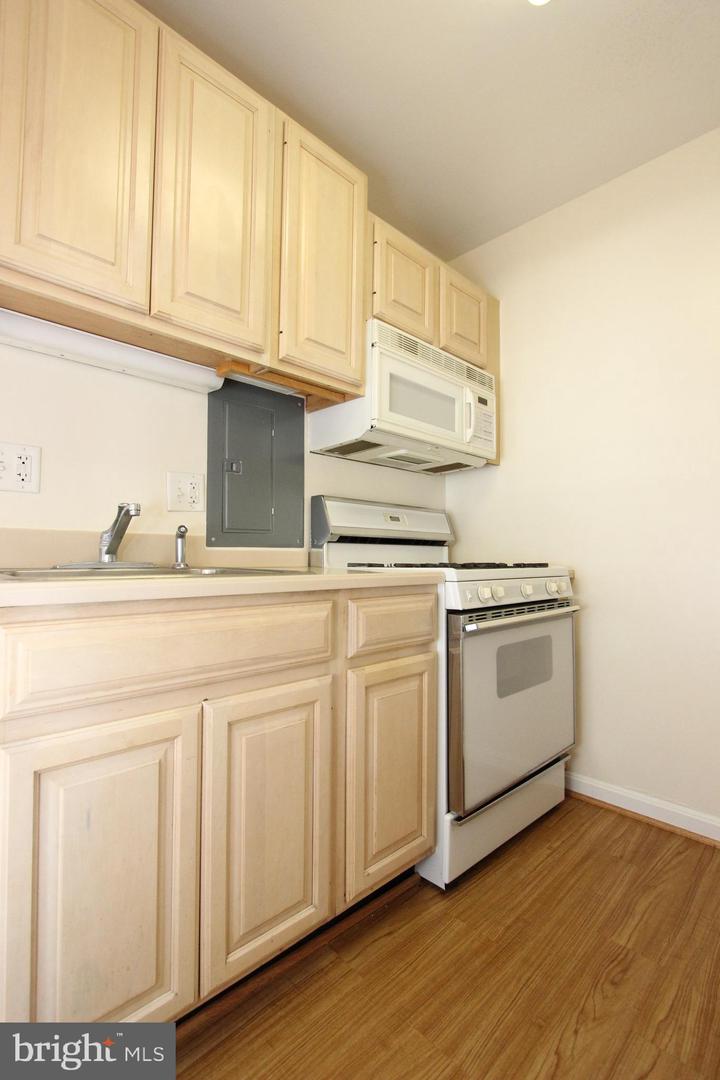 730 24th Nw #308 Property Photo 6
