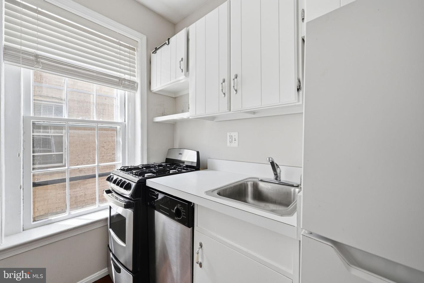 117 E St Se #302 Property Photo 6