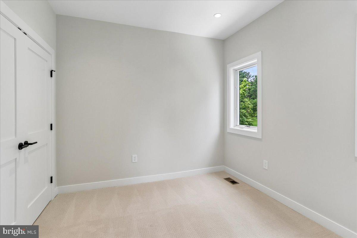 3929 Fulton St Nw #a Property Photo 37
