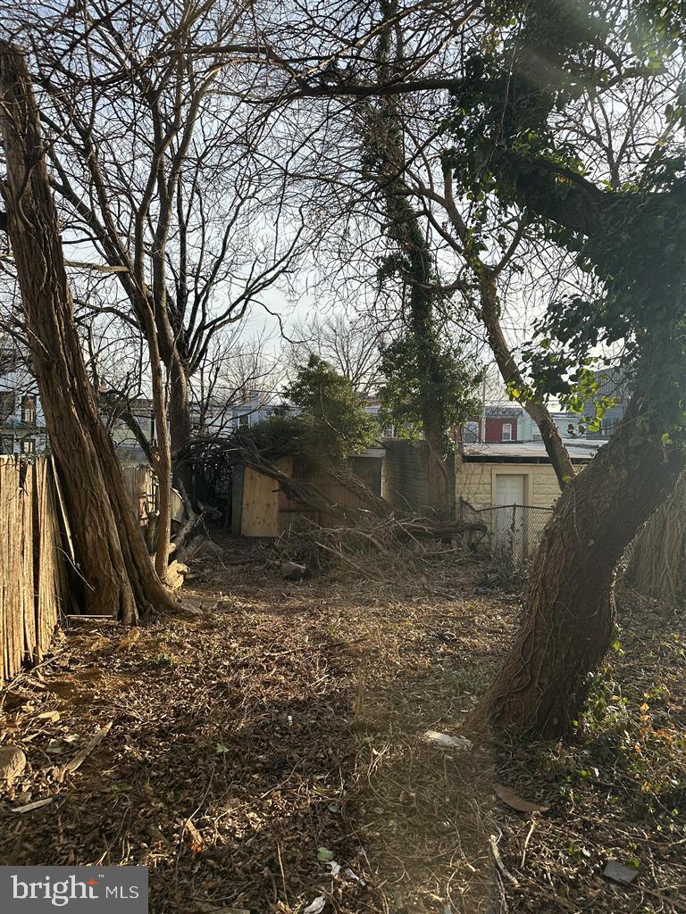 606 Kenyon St Nw Property Photo 3