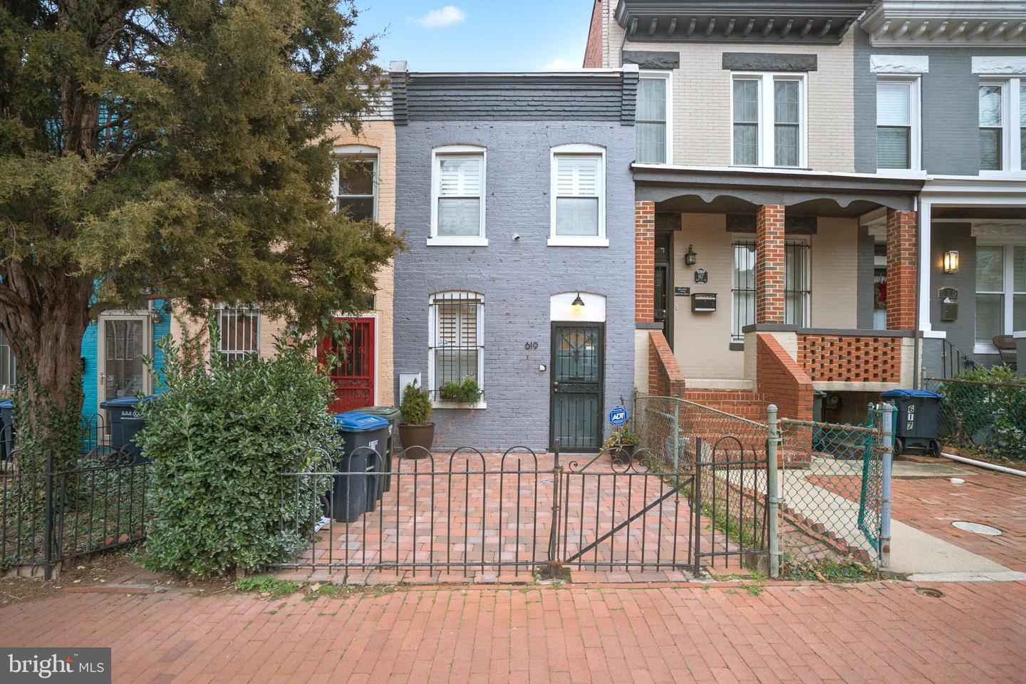 619 11TH ST NE Property Photo 1