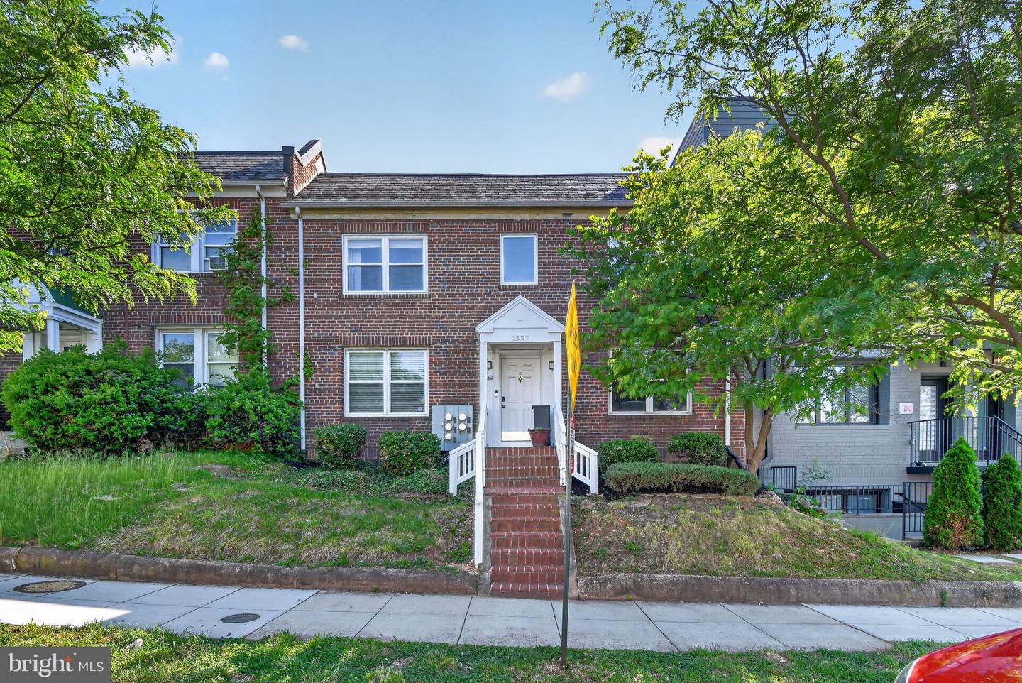 1227 Meigs Pl Ne #c Property Photo 2