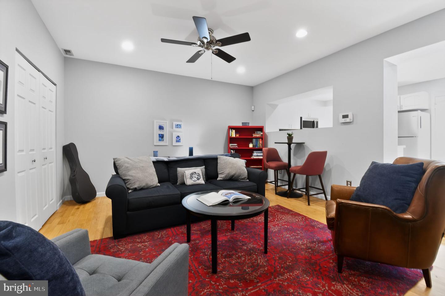 1227 Meigs Pl Ne #c Property Photo 3