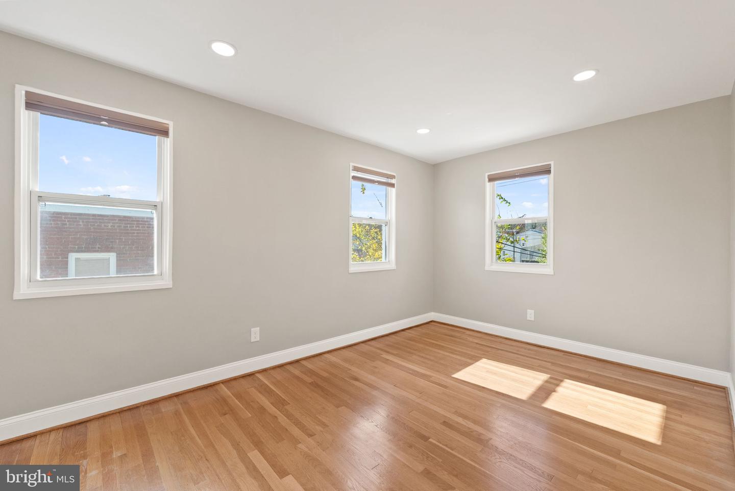 4717 7th St Ne Property Photo 24