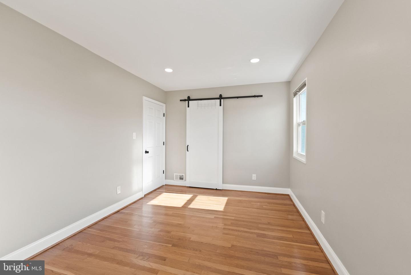 4717 7th St Ne Property Photo 25